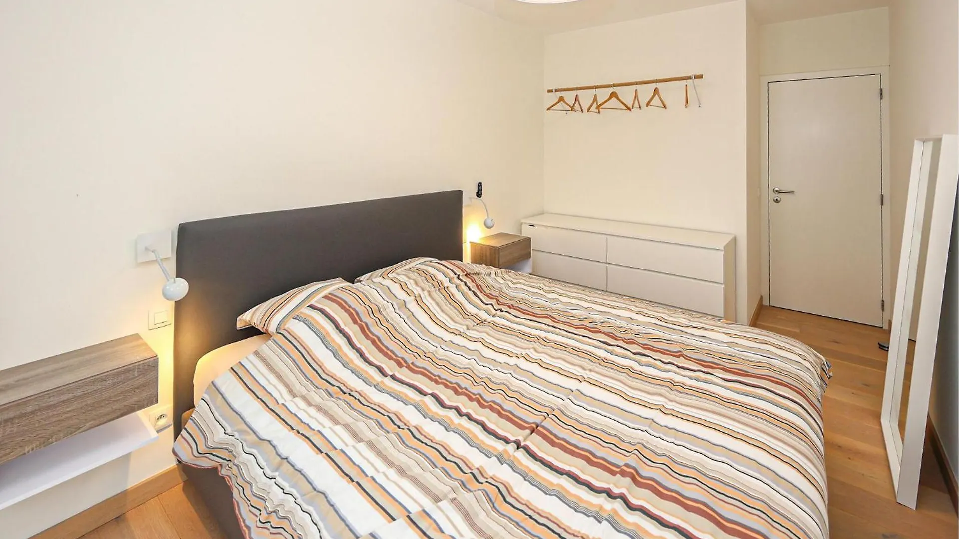 Cozy Apartment In Oostende 0*, Ostend